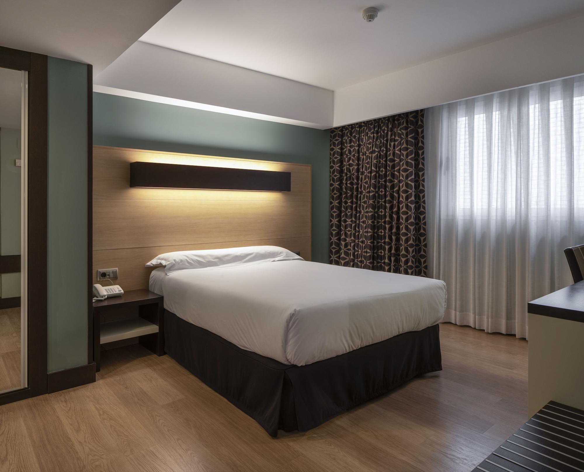 Hotel Ciudad De לוגרוניו מראה חיצוני תמונה